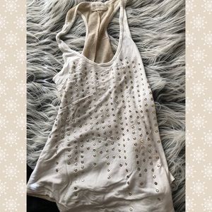 ❤️✂️2/$10 OR 5/$20✂️❤️ GOLD GROMMETS ON IVORY TANK